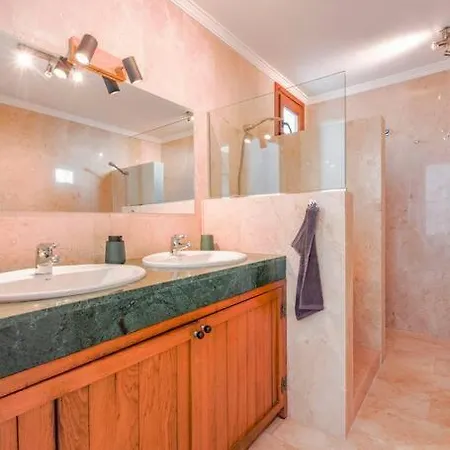 Villa Private In *